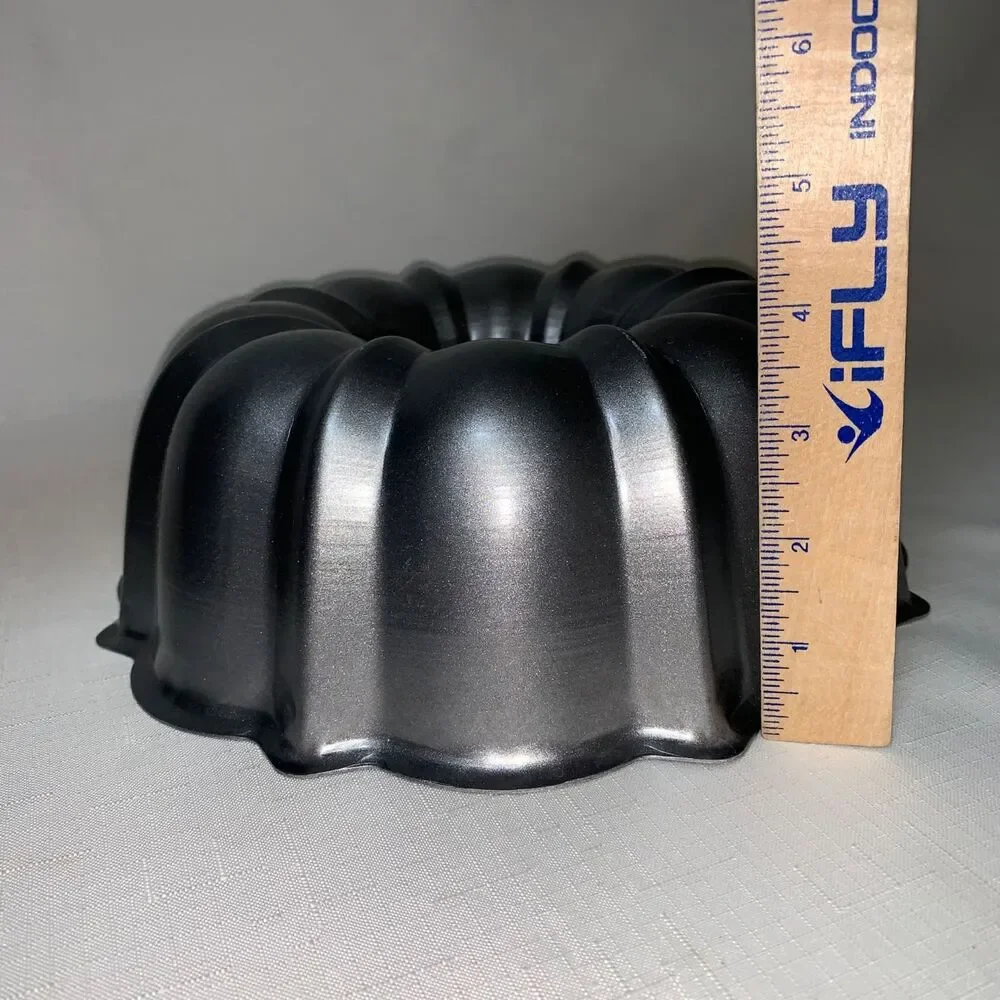 Nordic Ware Cast Aluminum Bundt Pan 10 Cup Capacity Nonstick Coating Baking XMas